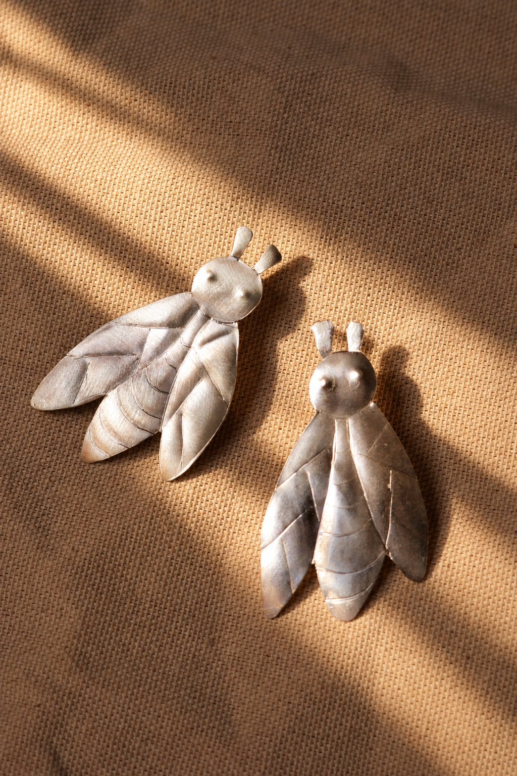 Βee earrings
